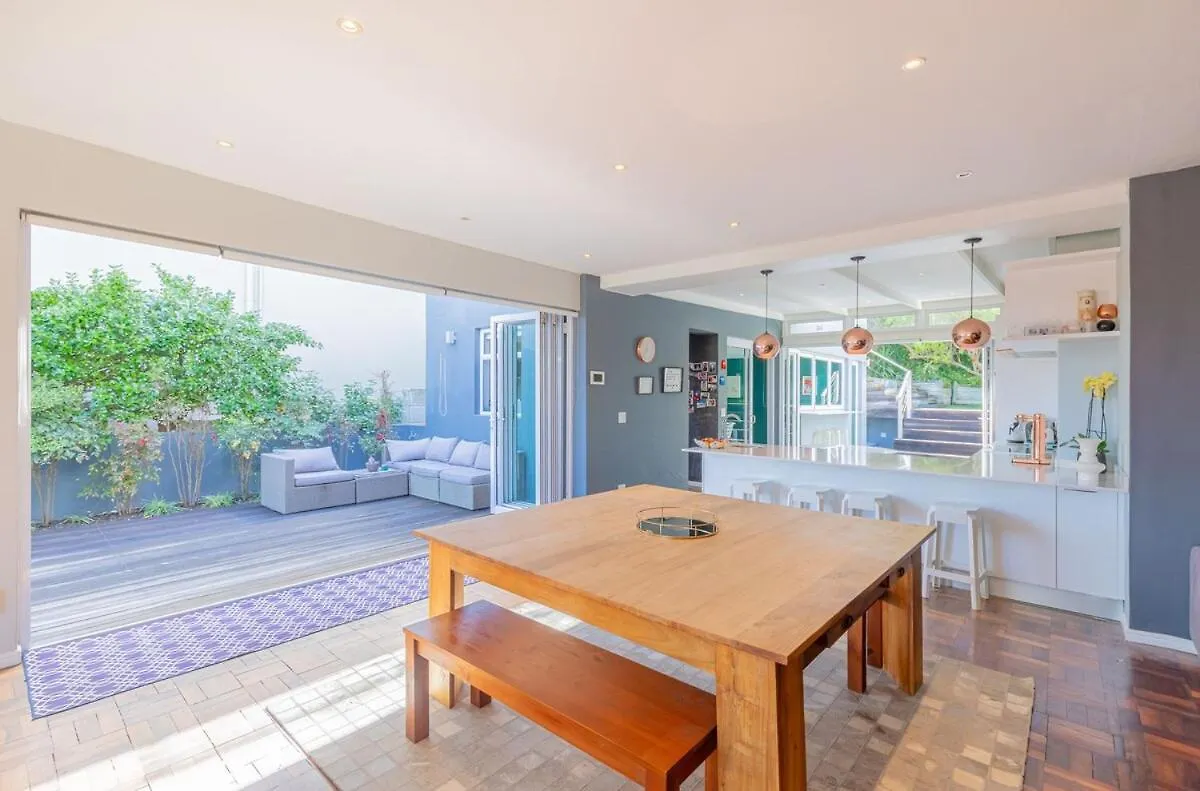 Seabreeze Camps Bay Bakoven Villa Cape Town 0*,